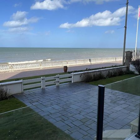 Studio En Centre-Ville De Cabourg Avec Balcon Et Parking - Fr-1-487-345 ภายนอก รูปภาพ